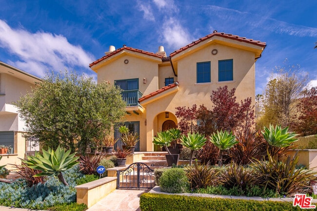 property at 851 19th St