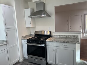 420 W Alameda Ave in Burbank, CA - Building Photo - Building Photo