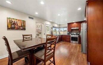 404 E Riverboat Way in Orange, CA - Foto de edificio - Building Photo