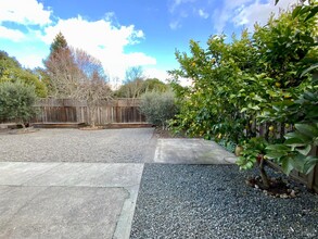 18970 Lomita Ave in Sonoma, CA - Building Photo - Building Photo