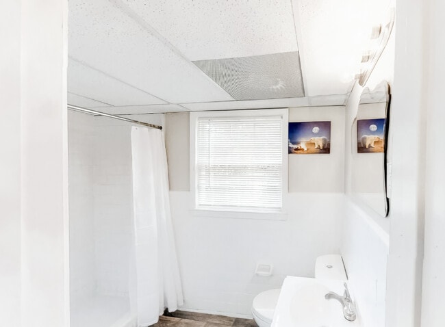 110 Candlelight Ln SW in Atlanta, GA - Building Photo - Building Photo