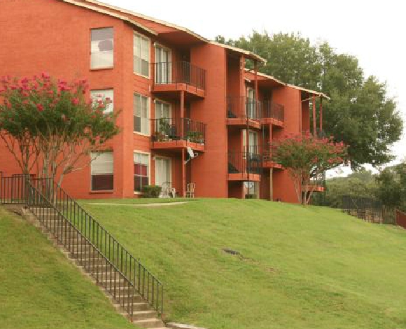 Westdale Hills Firestone in Hurst, TX - Foto de edificio