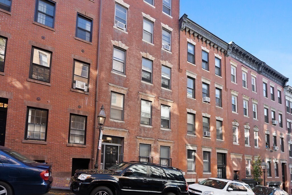 35 Grove St in Boston, MA - Building Photo