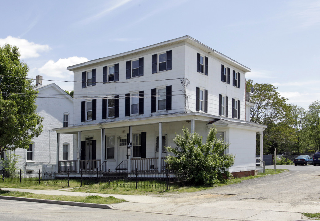 115-117 W Broad St in Millville, NJ - Building Photo