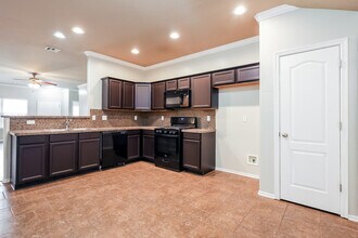 9612 Evie Dr in Moore, OK - Building Photo - Building Photo