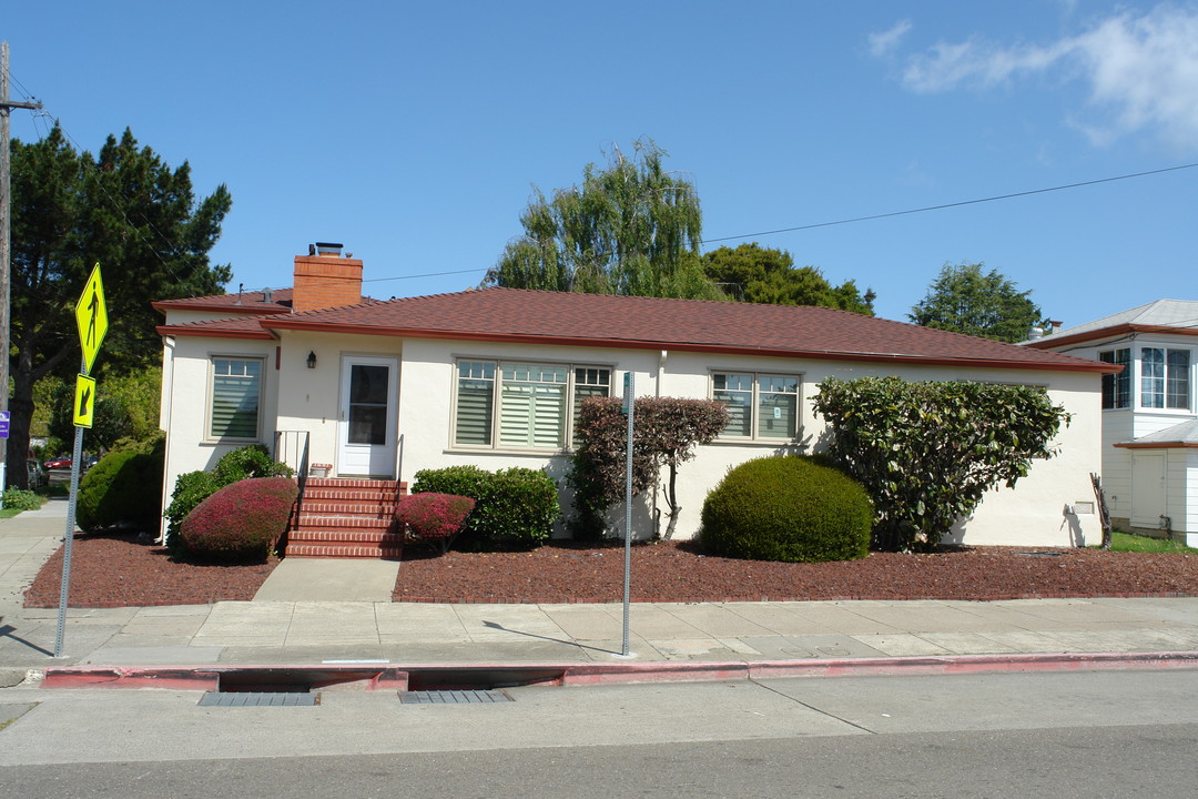 1601 Dwight Way in Berkeley, CA - Foto de edificio