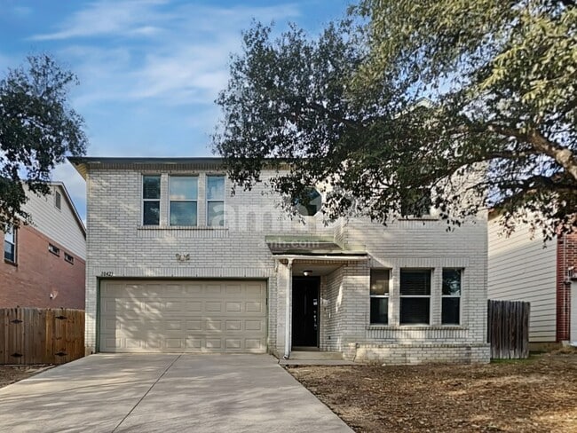 property at 10423 Manor Crk