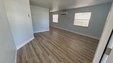 2404 51st Avenue Ter W, Unit B in Bradenton, FL - Building Photo - Building Photo