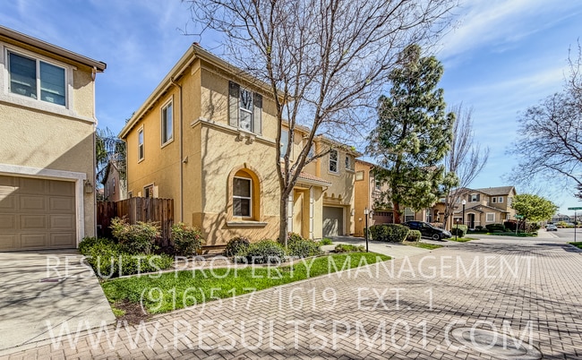 12 Crevalle Pl in Sacramento, CA - Building Photo - Building Photo