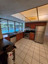 7590 NW 20th Ct in Sunrise, FL - Building Photo