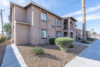 Cottonwood Creek Apartments in Las Vegas, NV - Building Photo - Building Photo