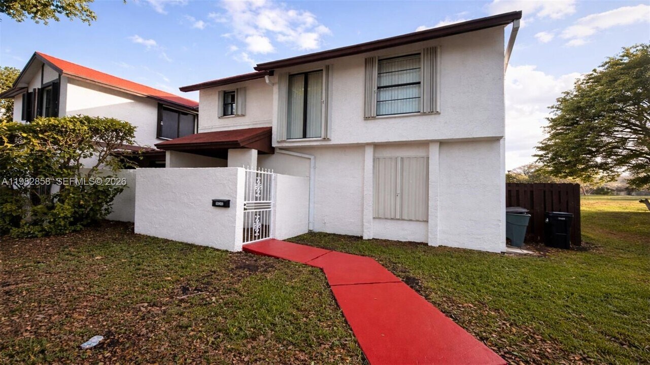 10242 NW 5th Terrace in Miami, FL - Building Photo