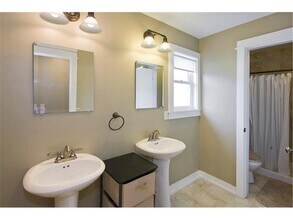 2327 Cole Ave SE in Minneapolis, MN - Building Photo - Building Photo