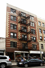 362 W 52nd St in New York, NY - Building Photo - Building Photo