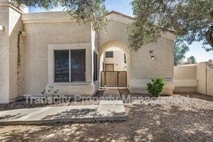 1111 W Summit Pl in Chandler, AZ - Building Photo