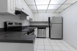 490 NW 20th St in Boca Raton, FL - Building Photo - Building Photo