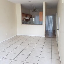 18504 Pebble Lake Ct in Tampa, FL - Building Photo - Building Photo