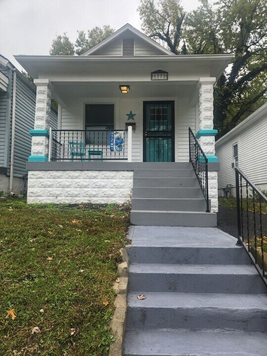 1772 W Gaulbert Ave in Louisville, KY - Building Photo