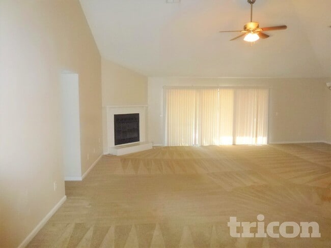 8376 Chason Rd W in Jacksonville, FL - Foto de edificio - Building Photo