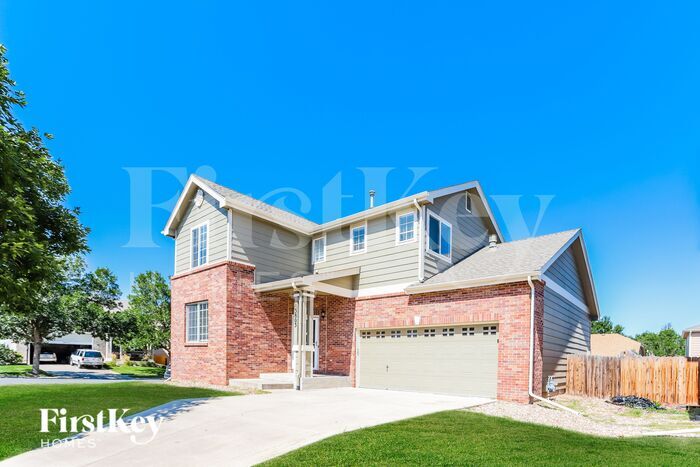 13803 E 104th Pl in Commerce City, CO - Foto de edificio