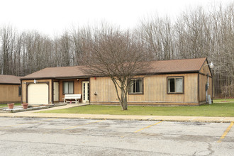 Andover Apartments in Andover, OH - Building Photo - Building Photo