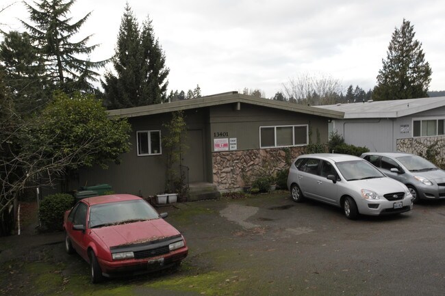 13401 35th Ave NE in Seattle, WA - Foto de edificio - Building Photo