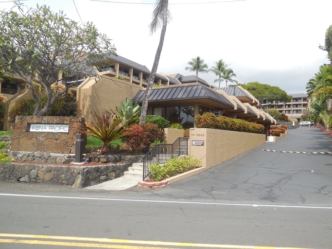 Kona Pacific Condominium in Kailua Kona, HI - Building Photo