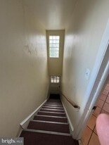 26 E 4th St in Bridgeport, PA - Building Photo