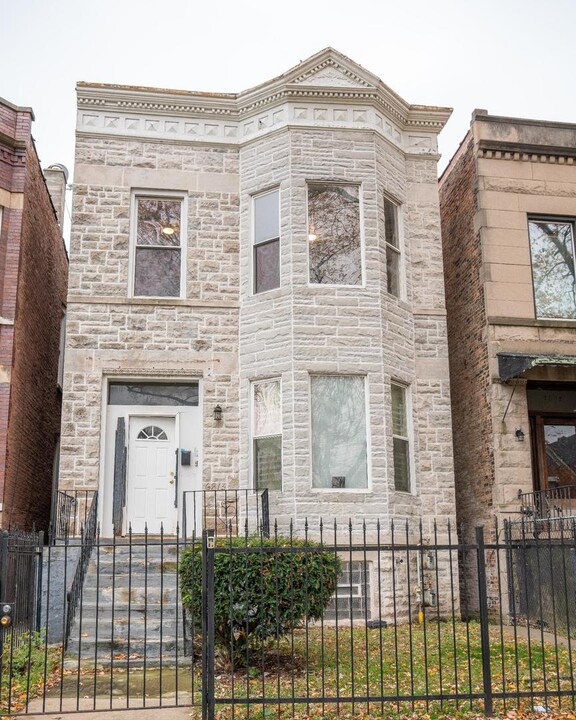 6813 S Langley Ave in Chicago, IL - Building Photo