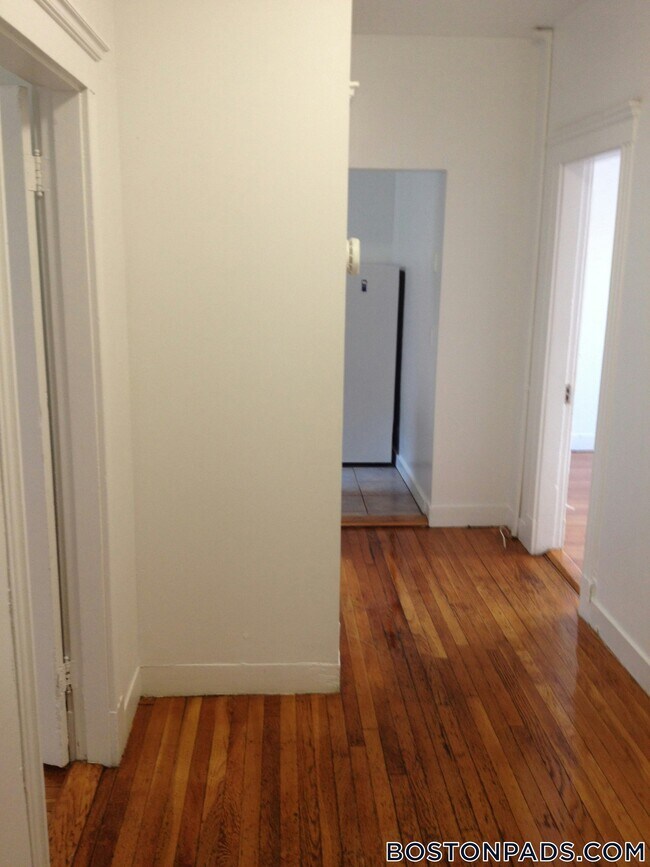 89 Park Dr in Boston, MA - Building Photo - Building Photo