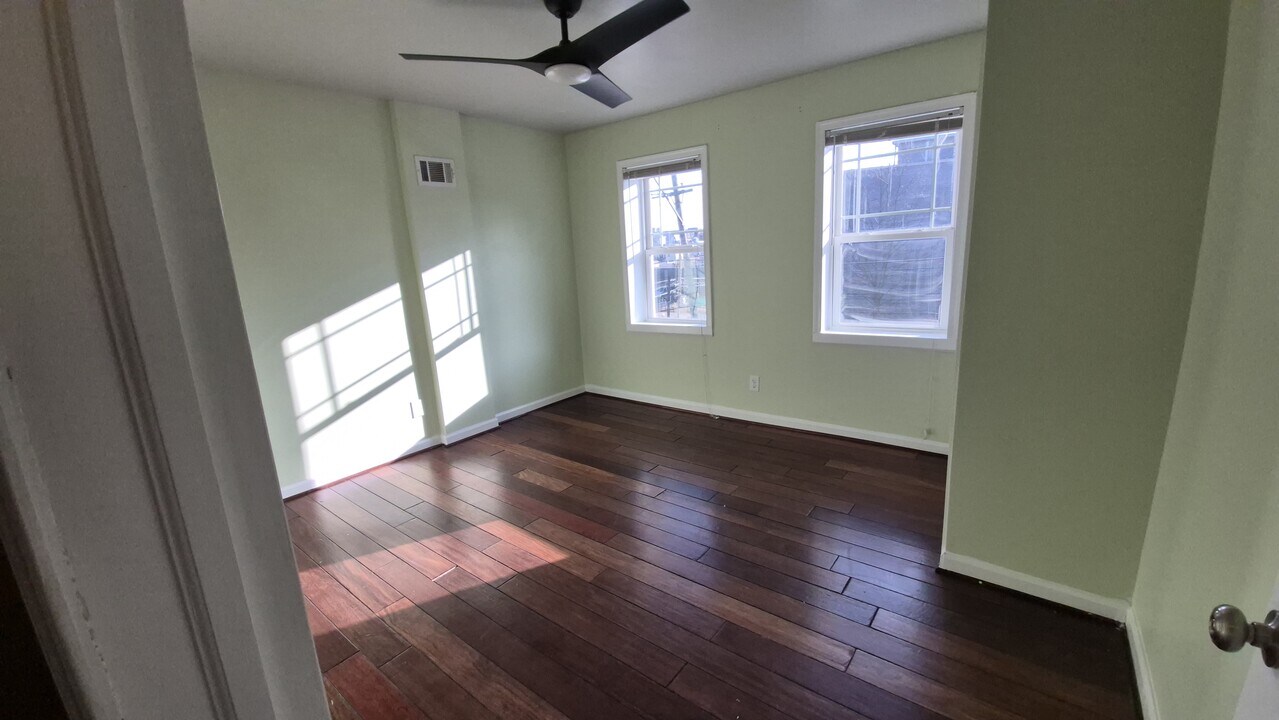 605 Cecil B Moore Ave in Philadelphia, PA - Foto de edificio