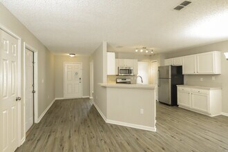 13517 Ashford Wood Ct E in Jacksonville, FL - Building Photo - Building Photo