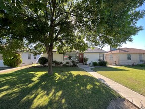 115 Cypress St in Bakersfield, CA - Building Photo - Building Photo