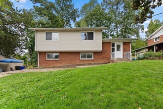 7514 Edmonston Rd in College Park, MD - Foto de edificio - Building Photo