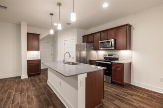 1705 Roseburg Dr in Austin, TX - Building Photo - Building Photo