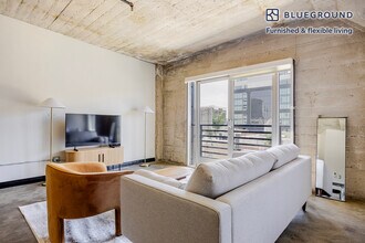 1617 Cosmo St in Los Angeles, CA - Building Photo - Building Photo