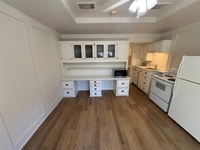 900 N Austin St in Denton, TX - Building Photo - Building Photo