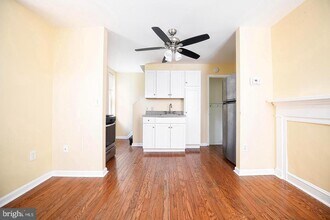 212 Lloyd St in Baltimore, MD - Building Photo - Building Photo