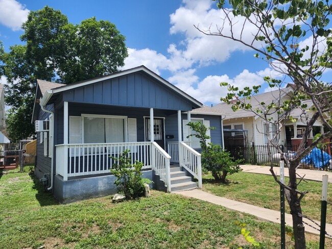 1427 Hays St in San Antonio, TX - Building Photo - Building Photo