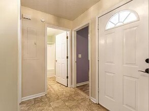 309 Strawbridge Ln in Bonaire, GA - Foto de edificio - Building Photo