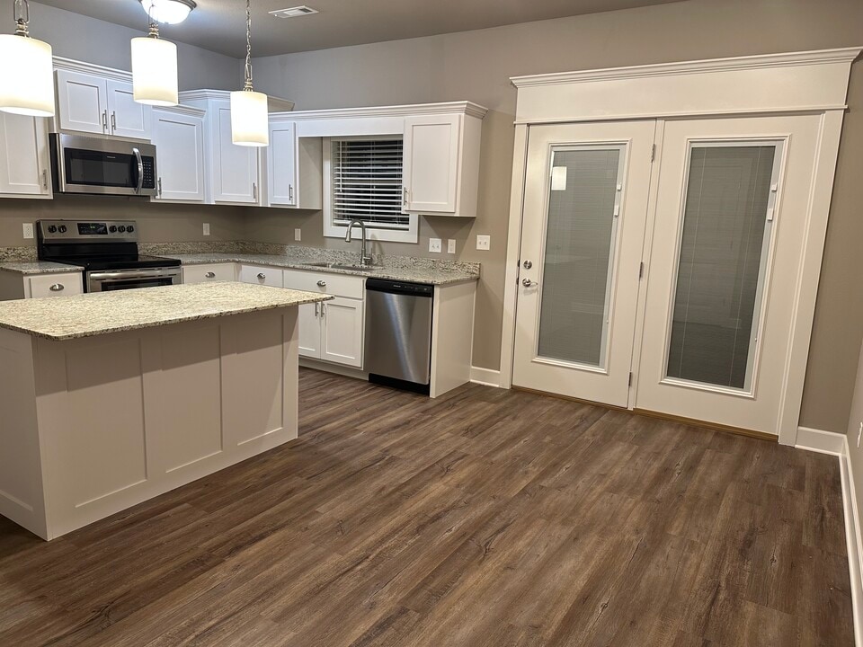 831 Pinnacle St in Prairie Grove, AR - Building Photo