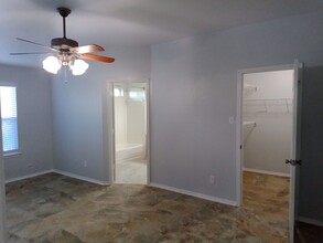 7615 Equinox Hill in San Antonio, TX - Building Photo - Building Photo