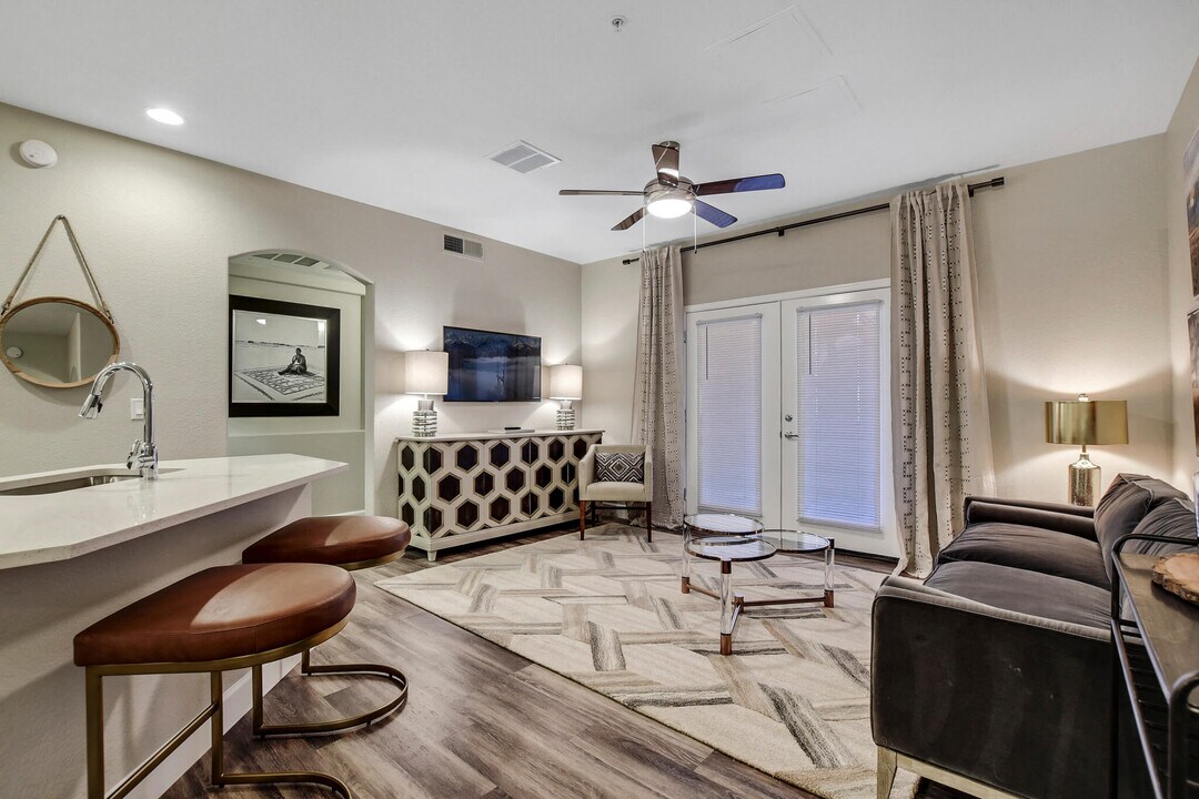 Desert Club in Phoenix, AZ - Foto de edificio