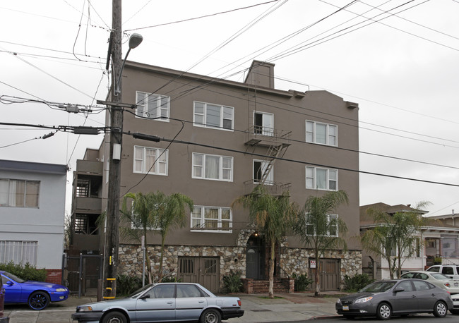 El Donn Apartments in Oakland, CA - Building Photo - Building Photo