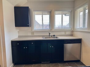 62 Montoya Dr, Unit 1R in Branford, CT - Building Photo - Building Photo
