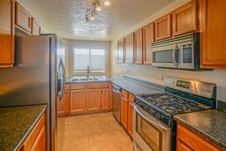 5408 Overlook Dr NE in Albuquerque, NM - Building Photo - Building Photo