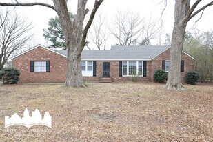 7165 Alexander Rd in Olive Branch, MS - Building Photo