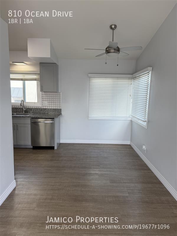 810 Ocean Dr in Hermosa Beach, CA - Building Photo - Building Photo