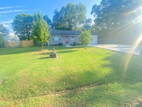 123 Westlynn Dr in Lebanon, TN - Building Photo - Building Photo