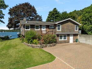 14 Betty Hill Rd in Narragansett, RI - Building Photo - Building Photo